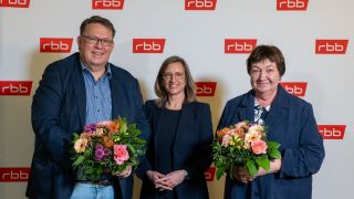 Frank Becker (Vorsitzender des rbb-Rundfunkrates), Ulrike Demmer (Intendantin des rbb), Elisabeth Herzog-von der Heide (Stellv. Vorsiztende des rbb-Rundfunkrates) / Foto: rbb/Thomas Ernst